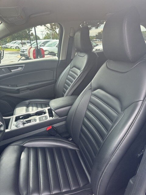 2024 Ford Edge SEL photo 3
