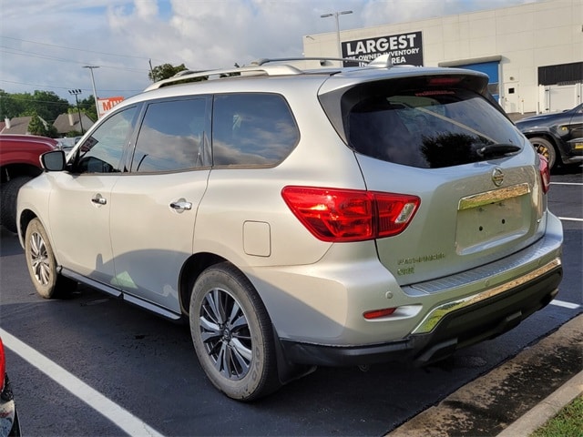 Used 2019 Nissan Pathfinder SL with VIN 5N1DR2MN7KC603579 for sale in Hot Springs, AR