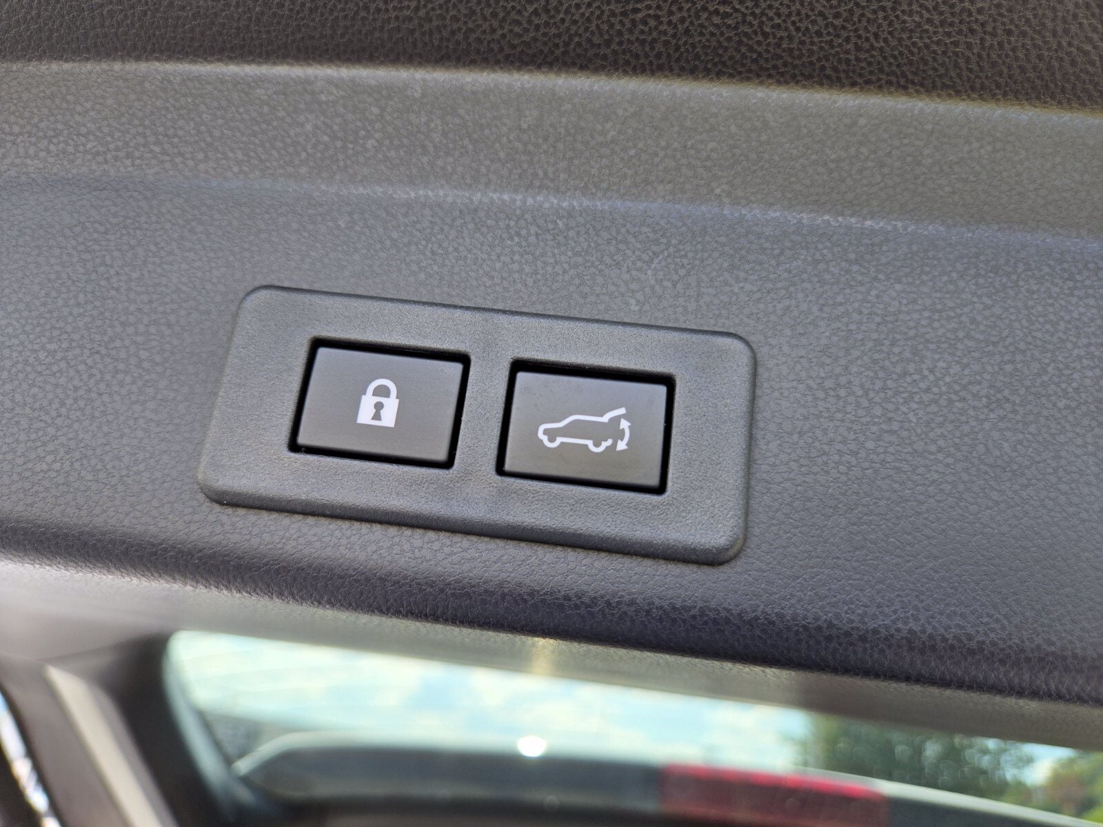 2024 Subaru Ascent Limited - Photo 19