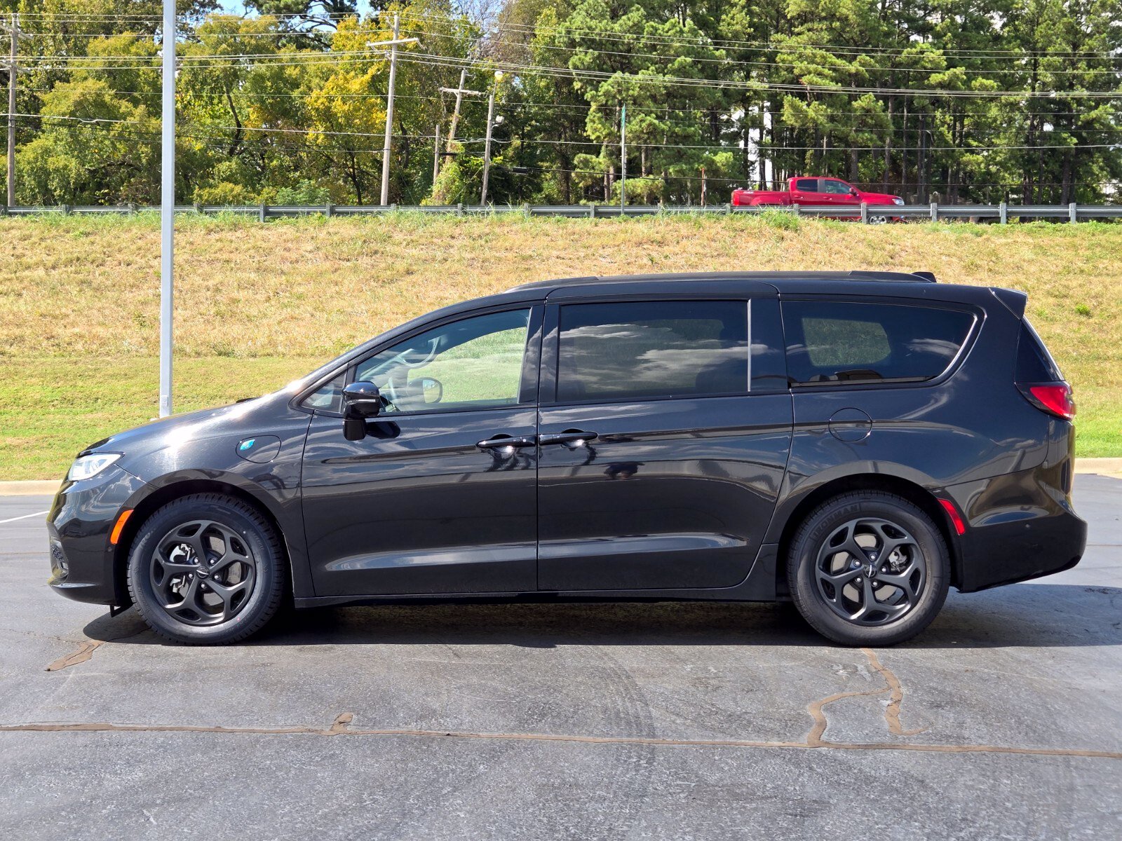 Used 2024 Chrysler Pacifica Plug-In Hybrid Select Van Passenger Van