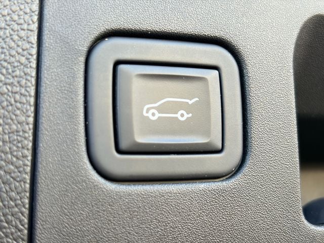 2024 Cadillac XT4 Premium Luxury - Photo 18