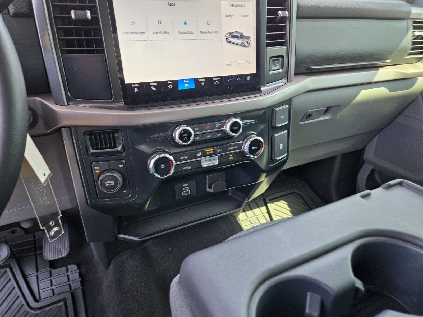 2025 Ford F-150 XLT - Photo 24
