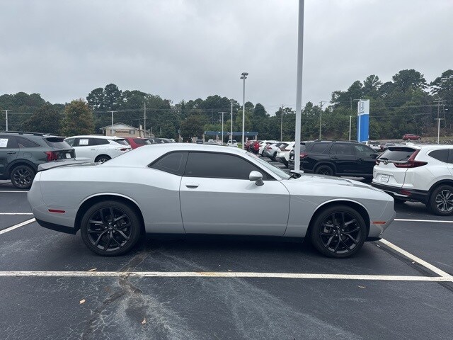 2023 Dodge Challenger SXT photo 3