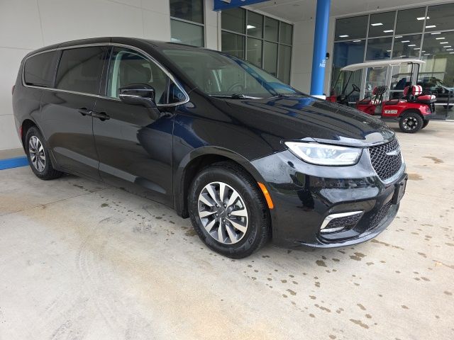 Used 2024 Chrysler Pacifica PHEV Select with VIN 2C4RC1S73RR169480 for sale in Hot Springs, AR