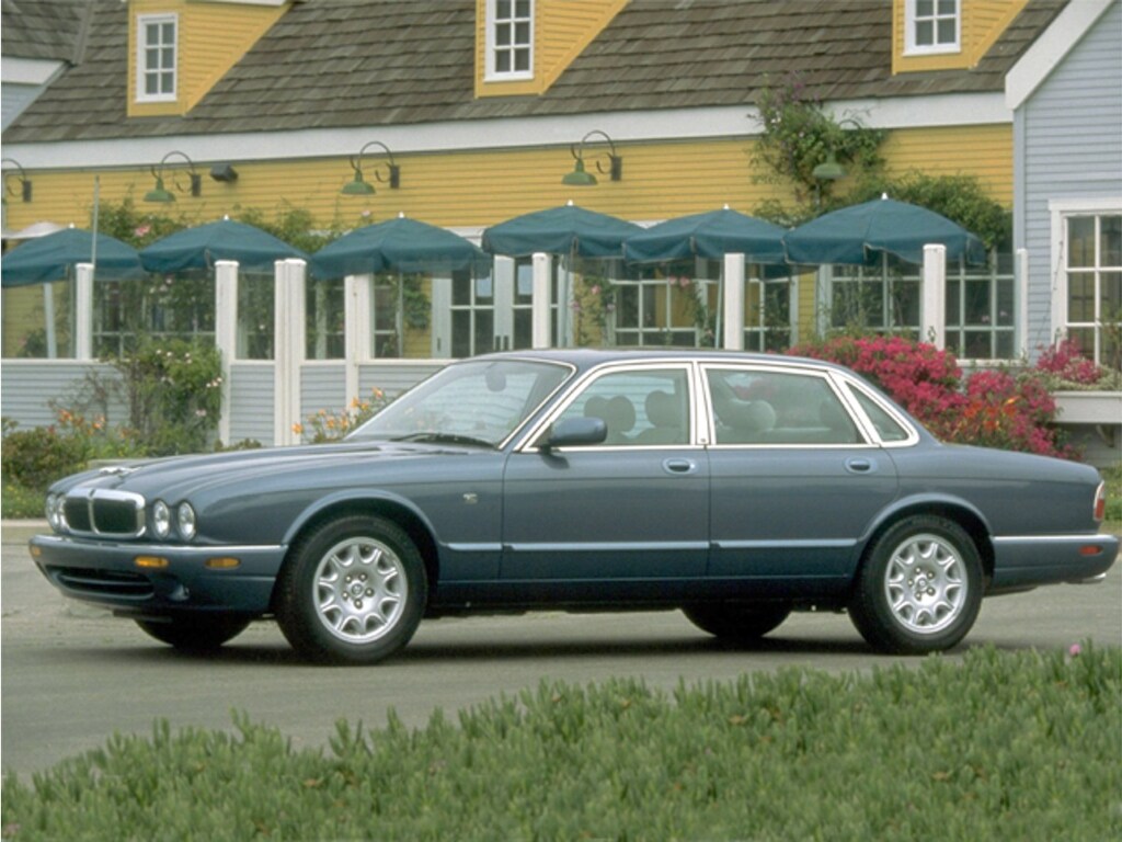 Used 1999 Jaguar XJ8 Vanden Plas Sedan