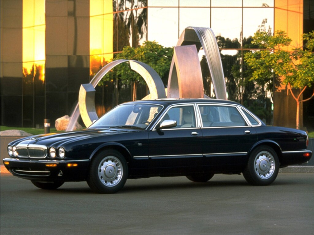 Used 1999 Jaguar XJ8 Vanden Plas Sedan