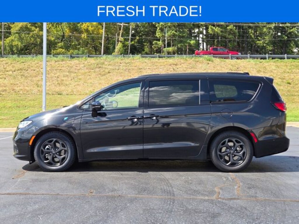 Used 2024 Chrysler Pacifica Plug-In Hybrid Select Van Passenger Van