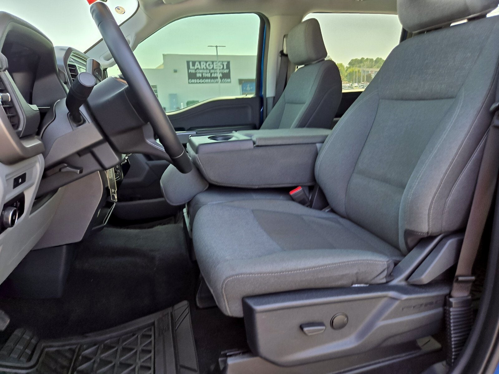2025 Ford F-150 XLT - Photo 9