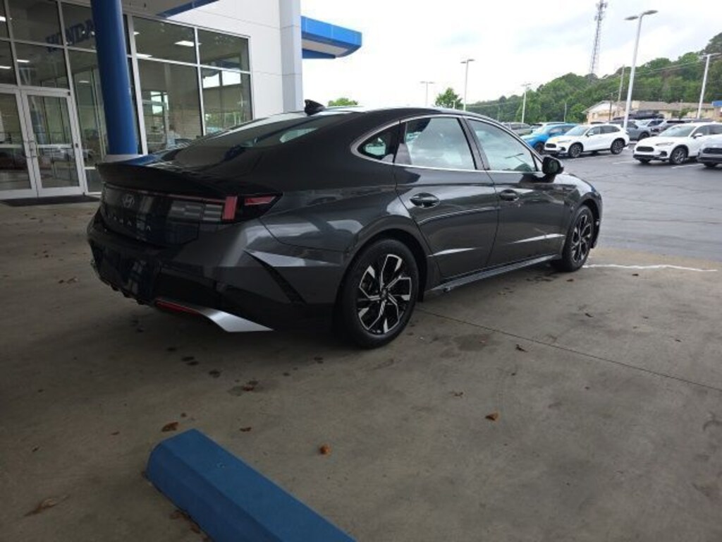 Used 2025 Hyundai Sonata SEL Sedan