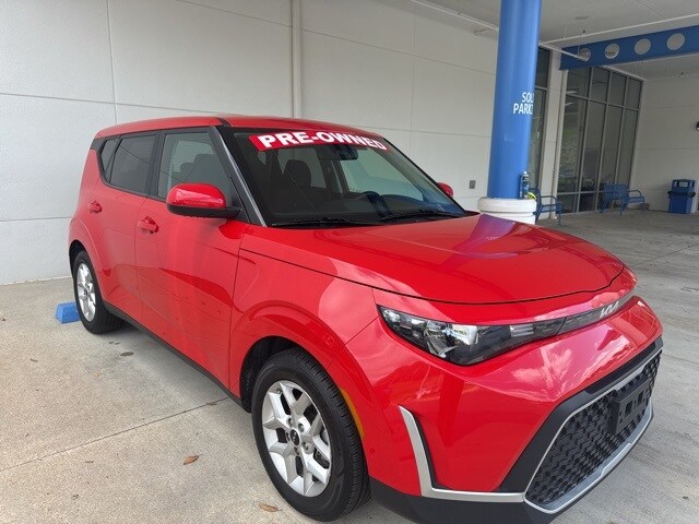 2023 Kia Soul LX photo 2