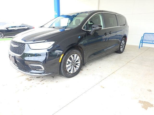 2024 Chrysler Pacifica PHEV Select