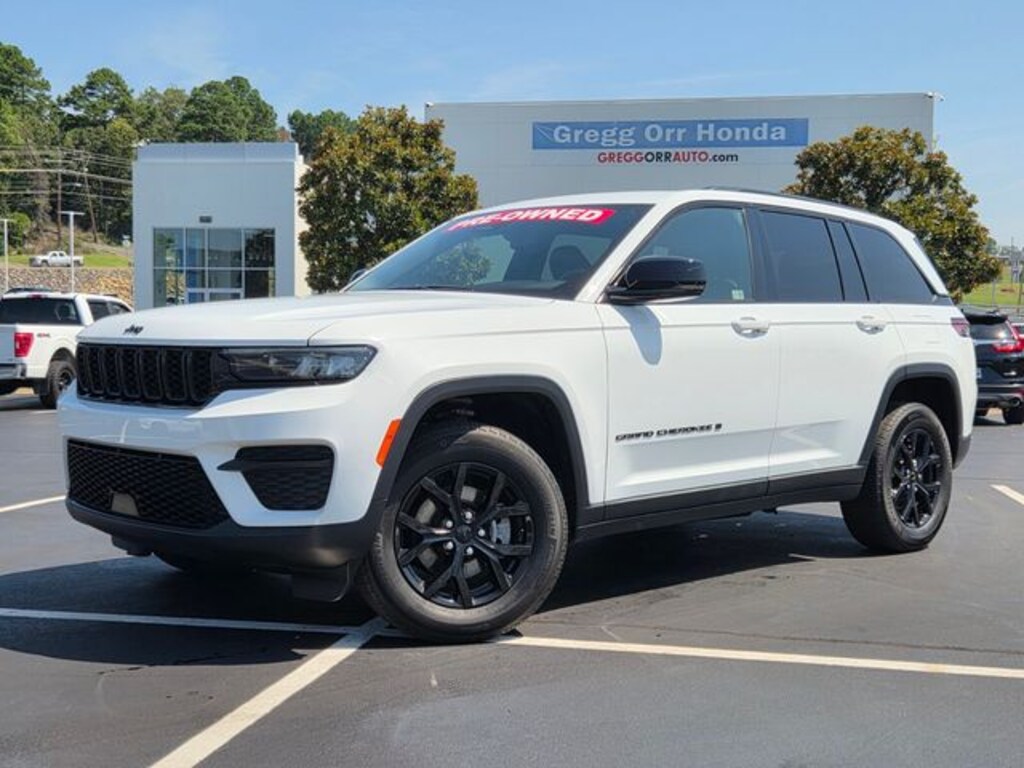 Used 2024 Jeep Grand Cherokee Laredo SUV