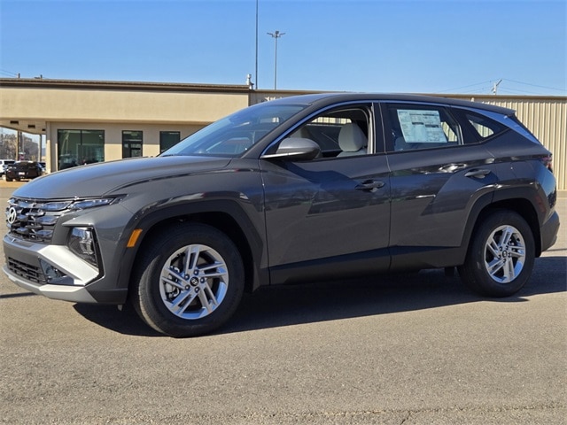 2026 Hyundai Tucson SE's photo