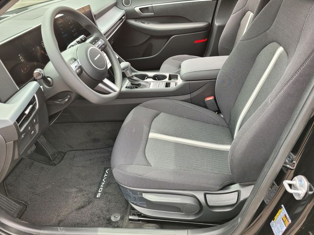 2025 Hyundai Sonata SE - Photo 9