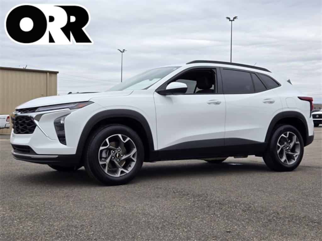 Used 2025 Chevrolet Trax LT SUV