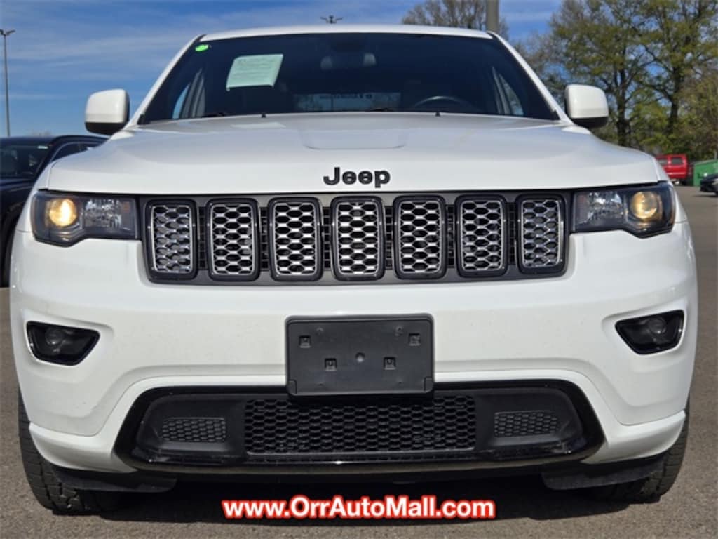 Used 2021 Jeep Grand Cherokee Laredo SUV