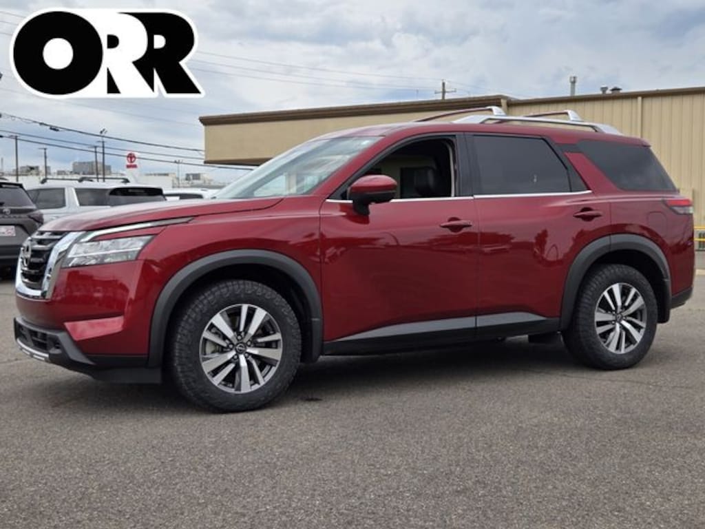 Used 2024 Nissan Pathfinder SL SUV