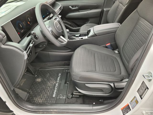 2025 Hyundai Santa Cruz SE - Photo 10
