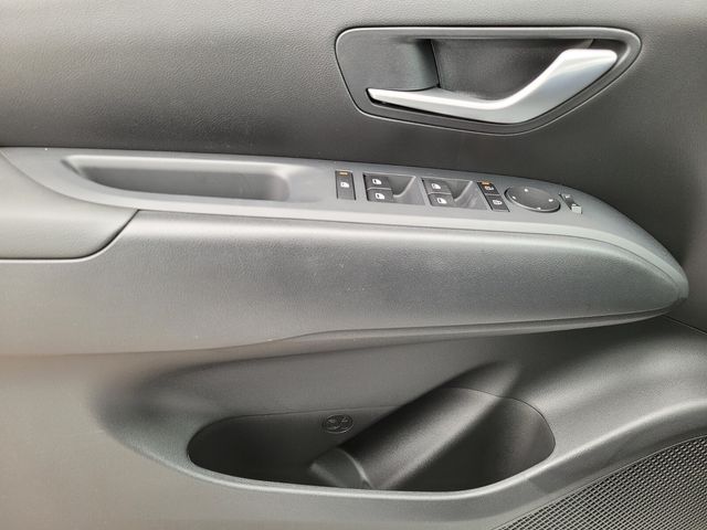 2025 Hyundai Santa Cruz SE - Photo 22