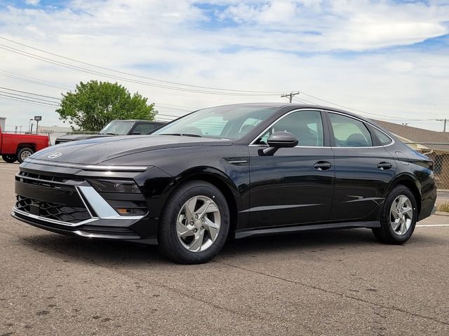 2025 Hyundai Sonata SE's photo