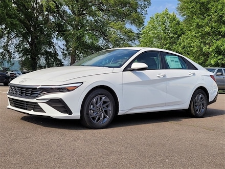 2025 Hyundai Elantra Hybrid Blue Sedan