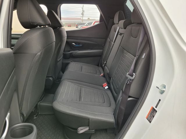 2025 Hyundai Santa Cruz SE - Photo 11