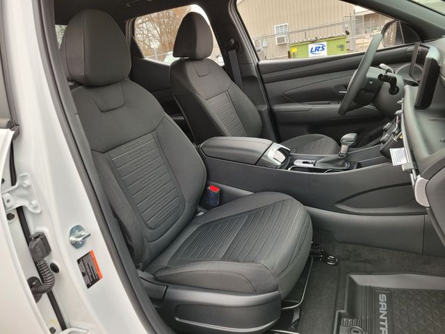 2025 Hyundai Santa Cruz SE - Photo 13