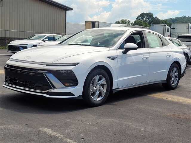 2025 Hyundai Sonata SE's photo