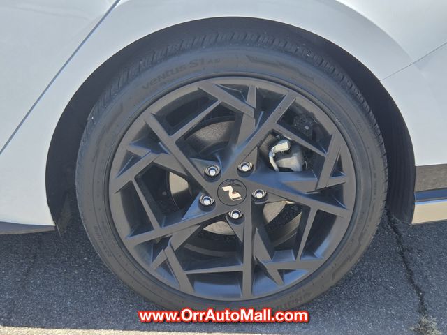 2025 Hyundai Elantra N Line - Photo 15