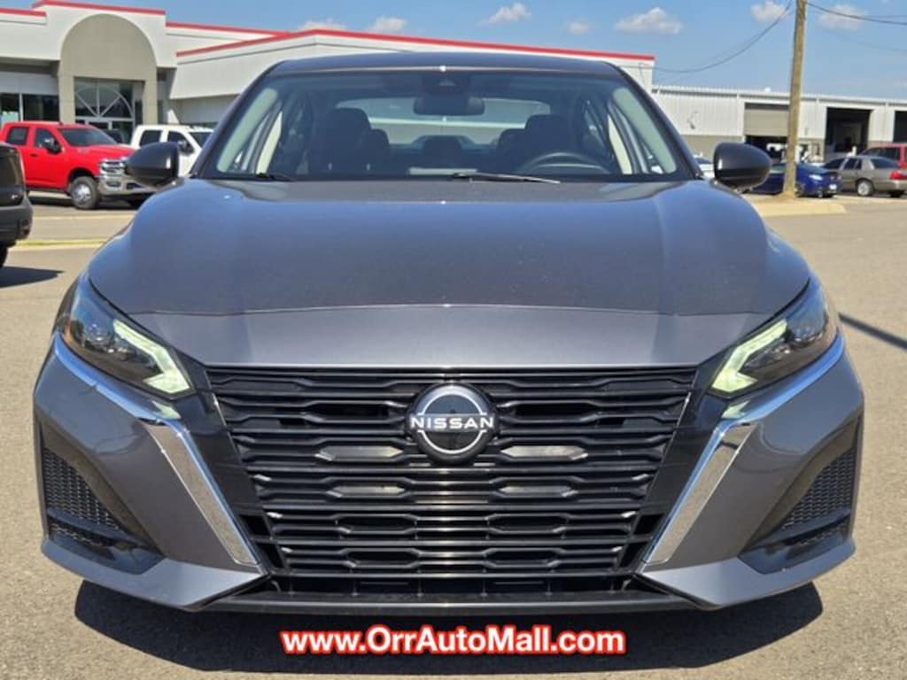 Used 2025 Nissan Altima SV Sedan