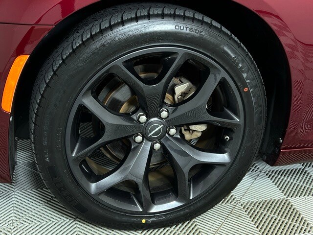 2023 Chrysler 300 S photo 3