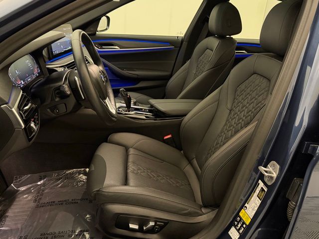 2023 BMW 5 Series 530i - Photo 18
