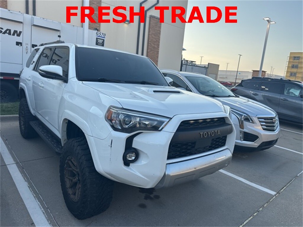 2021 Toyota 4Runner TRD Off-Road Premium photo 2
