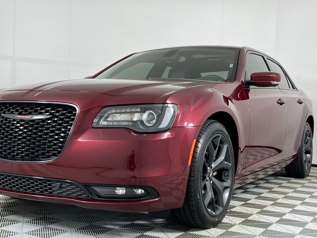 2023 Chrysler 300 S photo 4