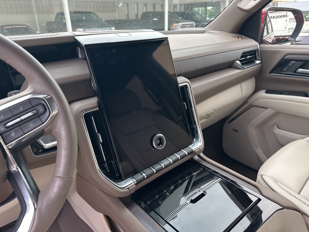2025 Gmc Yukon Denali photo 3