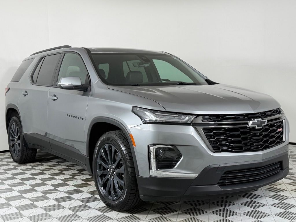 Used 2023 Chevrolet Traverse RS SUV