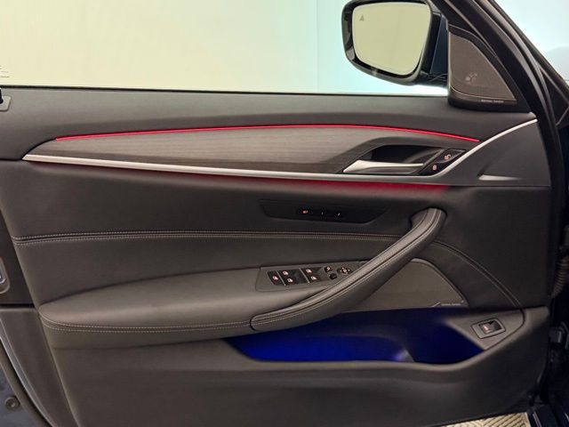 2023 BMW 5 Series 530i - Photo 19