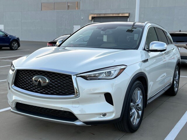 2021 Infiniti QX50 Essential photo 3
