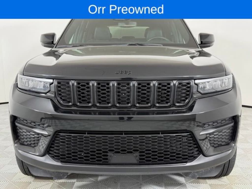 Used 2024 Jeep Grand Cherokee Altitude SUV