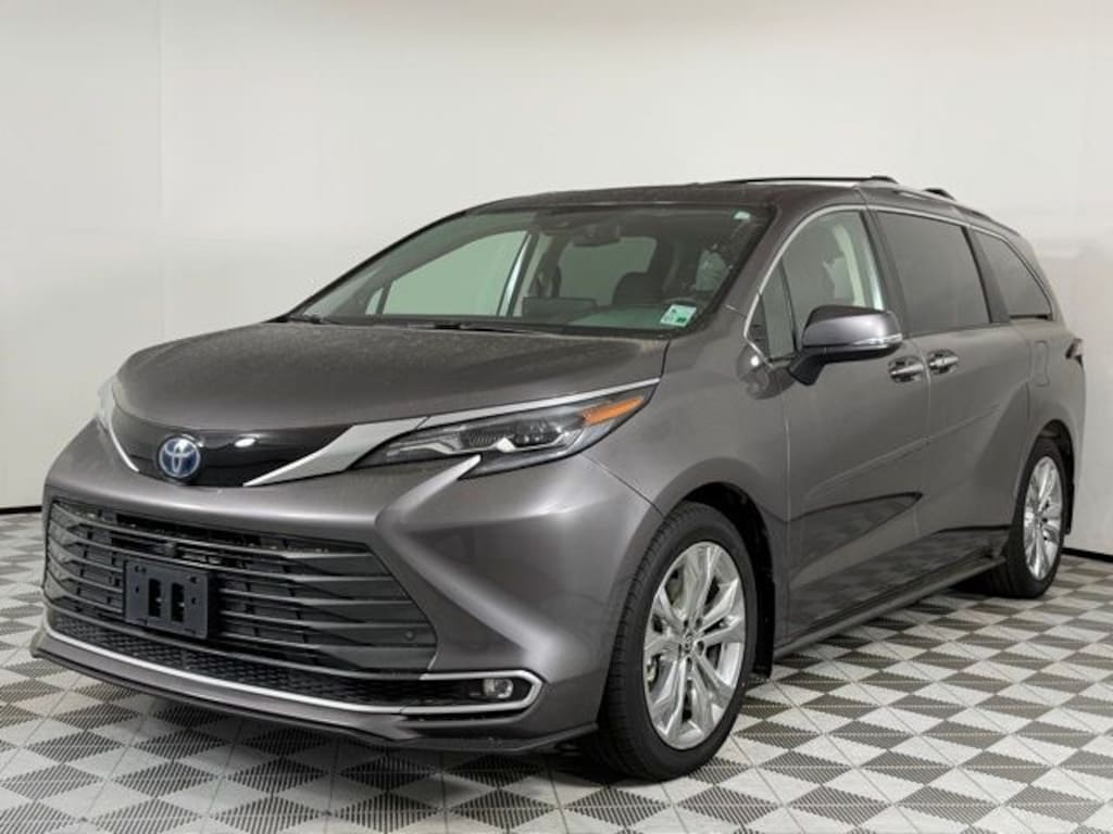 Used 2024 Toyota Sienna Platinum Minivan/Van