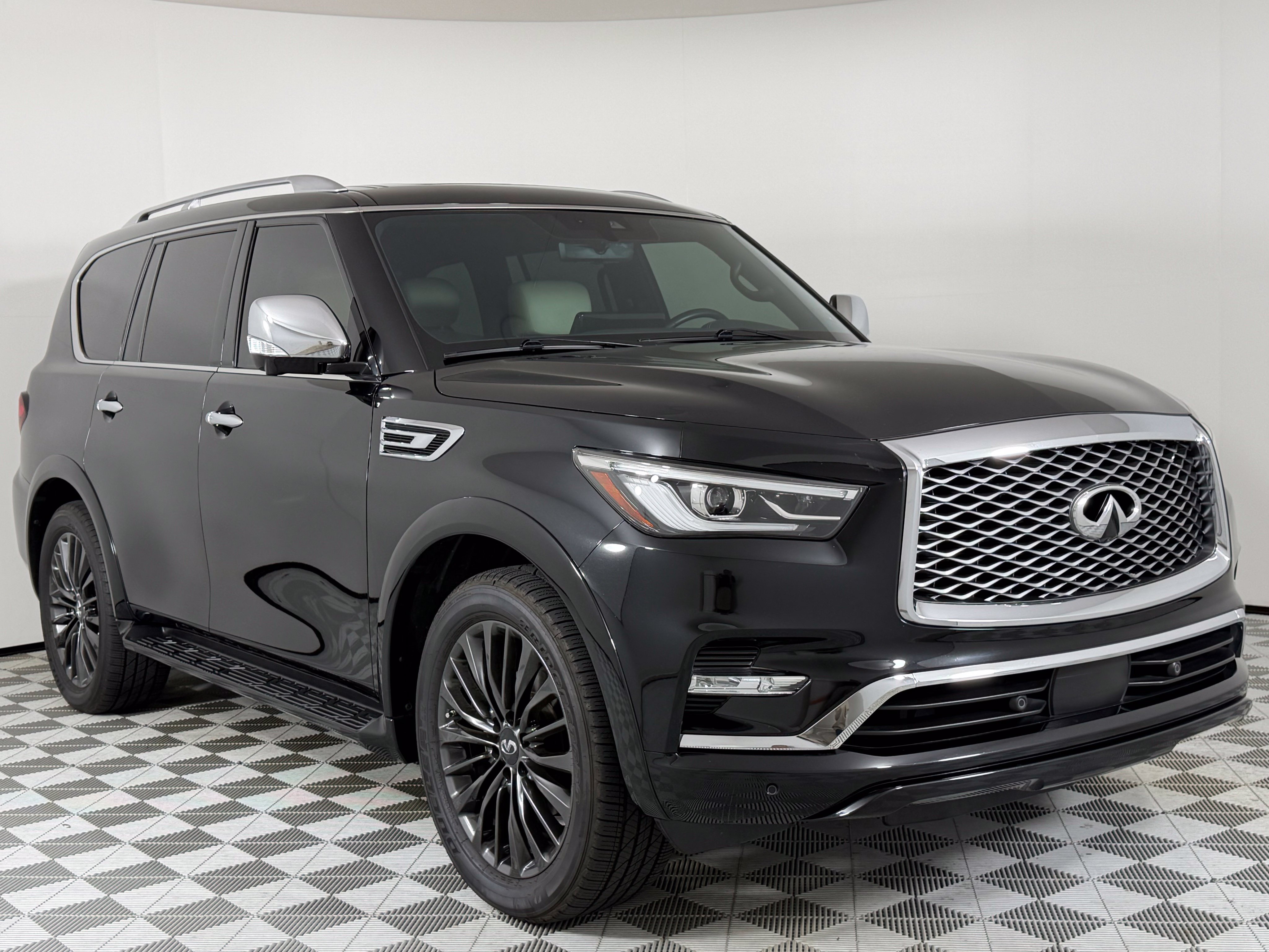 2023 INFINITI QX80 Sensory