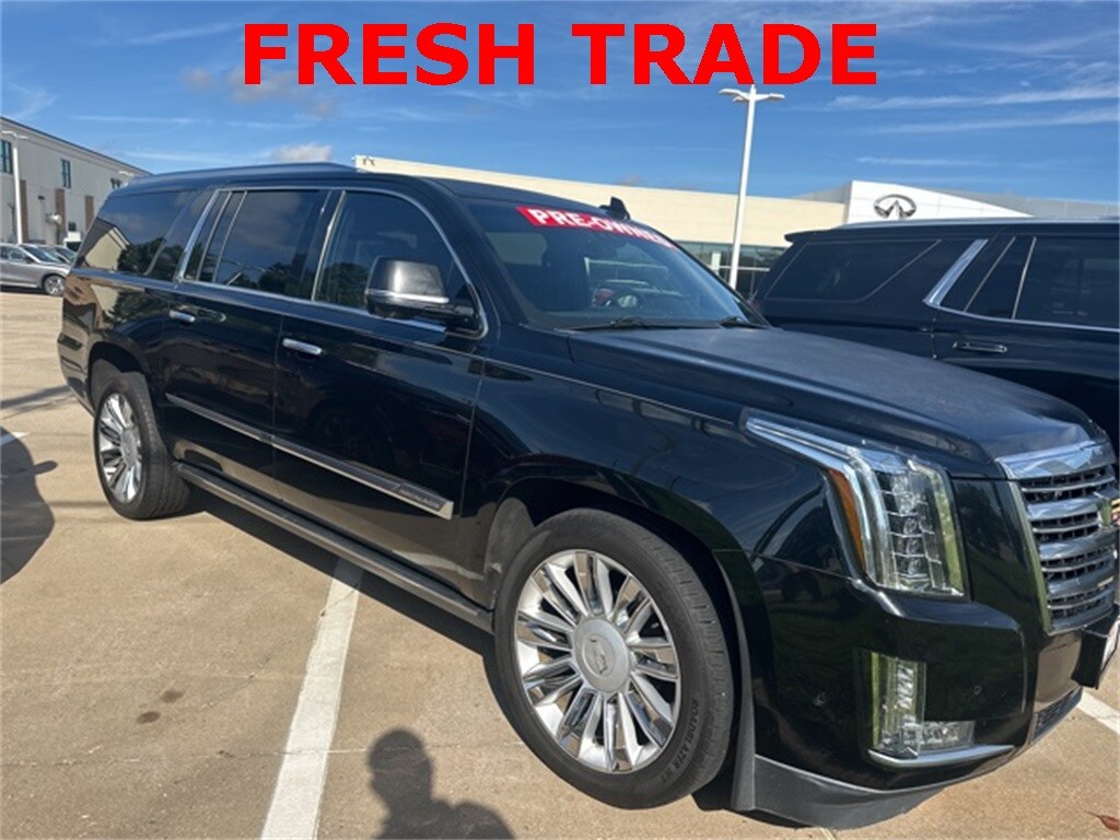 2017 Cadillac Escalade ESV Platinum photo 2