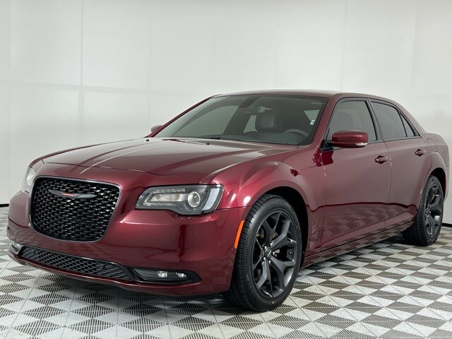 2023 Chrysler 300 S photo 2