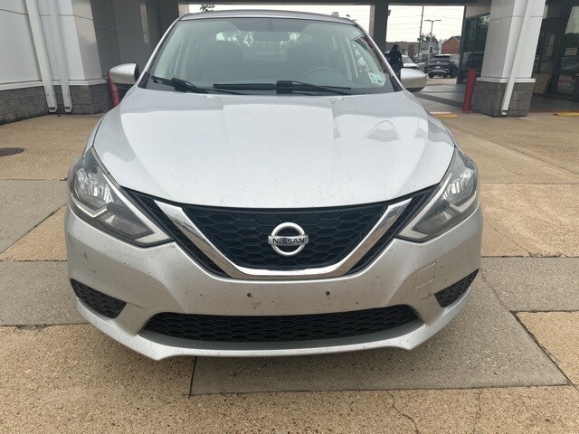 2016 Nissan Sentra S photo 4
