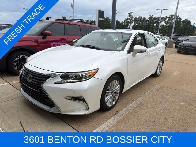 2016 Lexus ES 350 350's photo