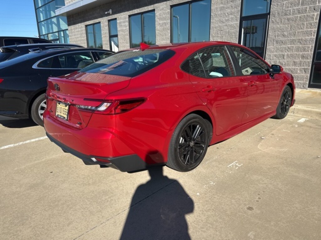Used 2025 Toyota Camry SE Sedan