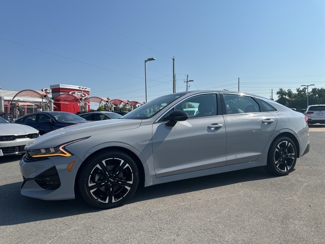 2022 Kia K5 GT-Line photo 2