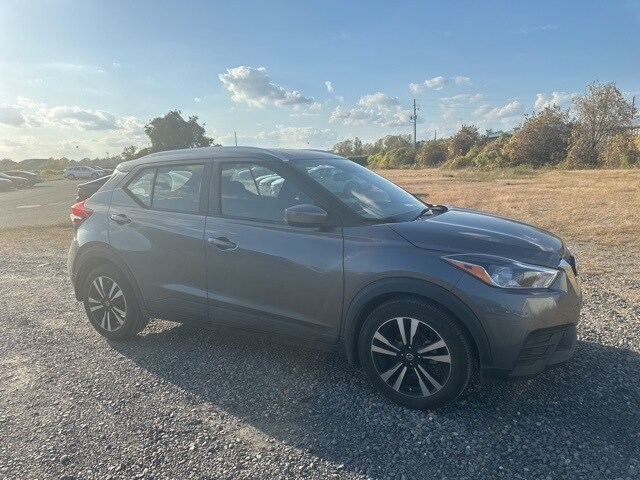2019 Nissan Kicks SV photo 3