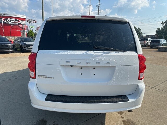 2017 Dodge Grand Caravan SE photo 4