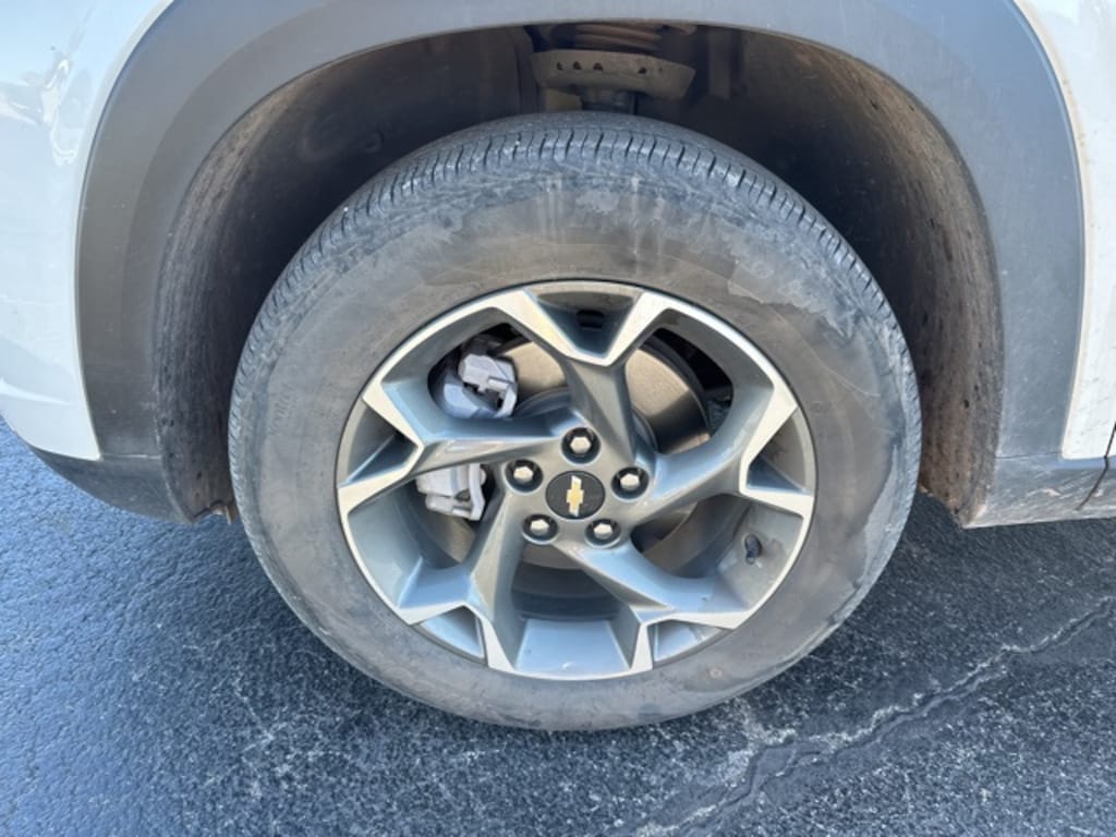 Used 2024 Chevrolet Trax LT SUV